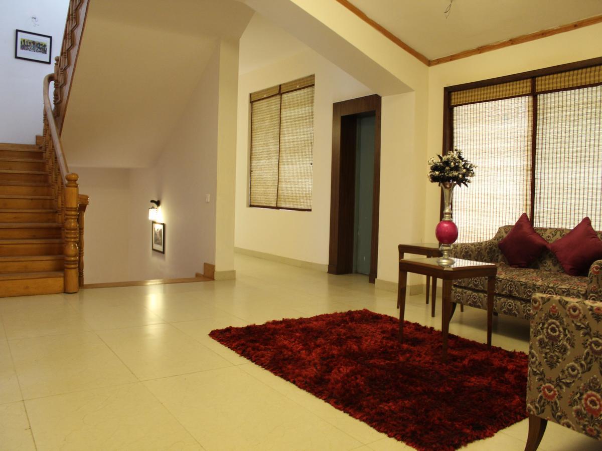 Oyo 2531 Hotel Una Comfort Misty Oak Nainital Exteriör bild
