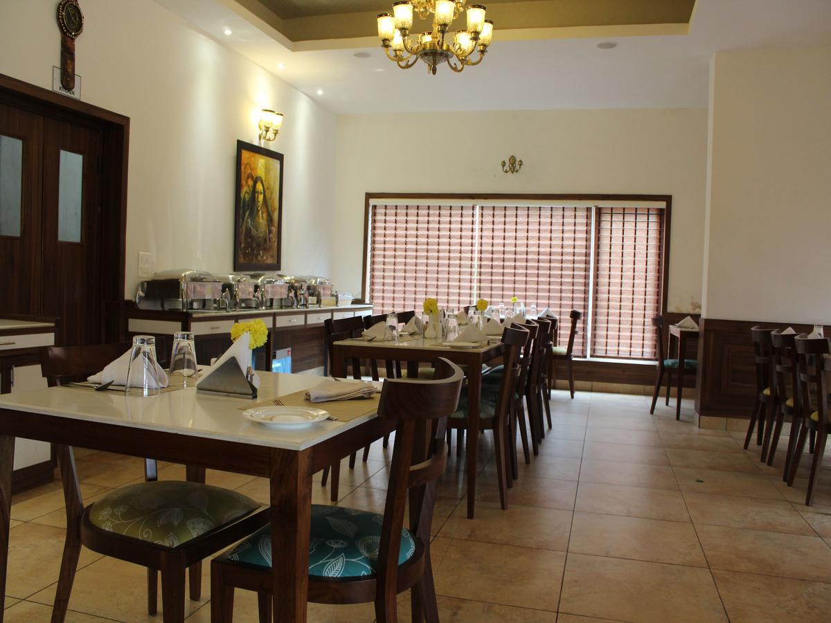 Oyo 2531 Hotel Una Comfort Misty Oak Nainital Exteriör bild